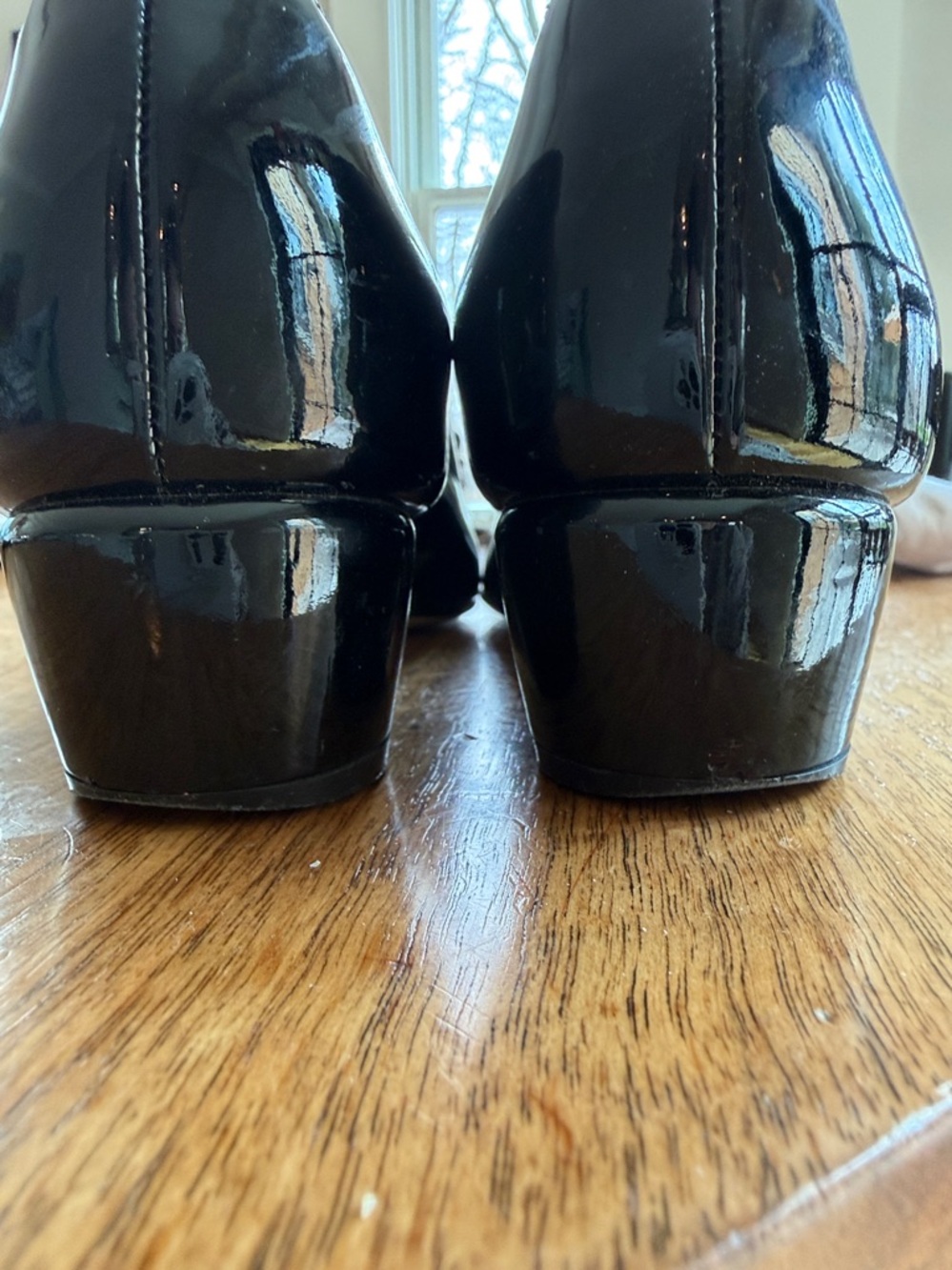 Ferragamo Vara Bow Pump - Picture 7 of 9
